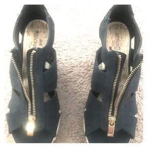 Merona wedge sandals black size 8.5